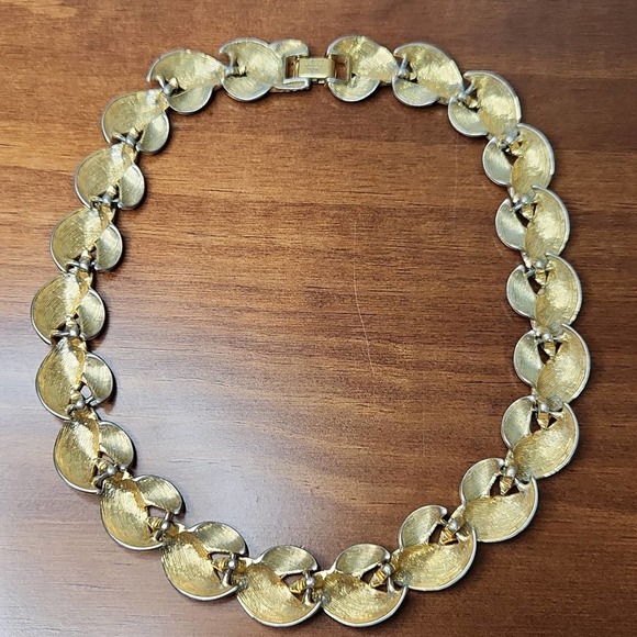 Vintage Napier Gold-tone Necklace - Picture 5 of 8